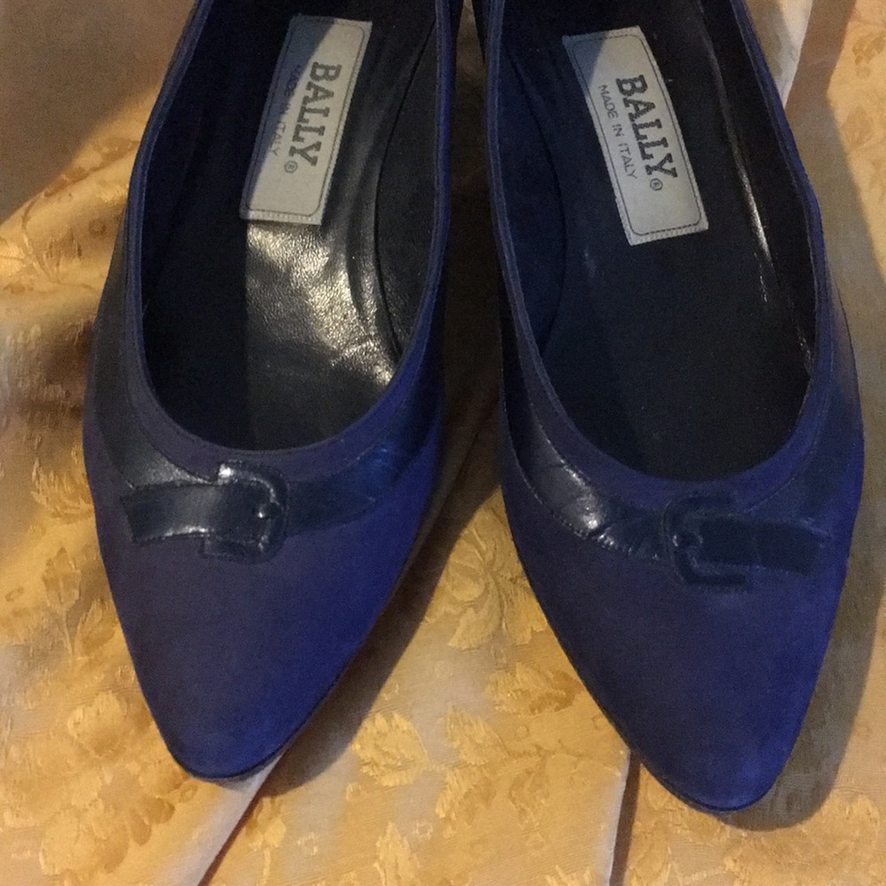 Suede Pumps